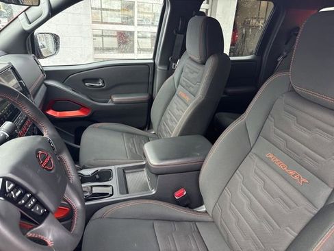 Used 2025 Nissan Frontier PRO-4X image 11