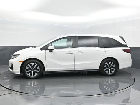 Certified 2026 Honda Odyssey EX-L image 4