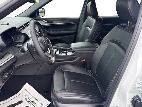 New 2026 Jeep Grand Cherokee L Limited w/ Limited Altitude Package image 9