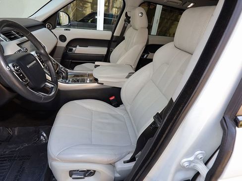 Used 2014 Land Rover Range Rover Sport HSE image 29