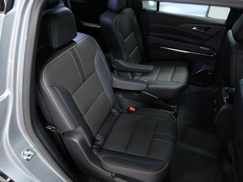 Used 2026 Chevrolet Traverse High Country w/ LPO, Floor Liner Package AWD/4WD image 18