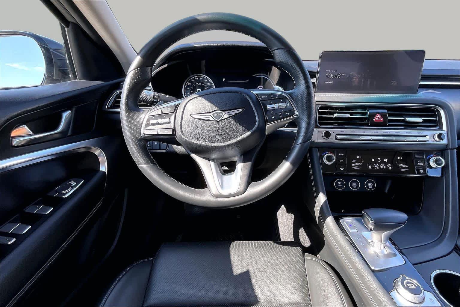 Used 2025 Genesis G70 2.5T RWD image 6