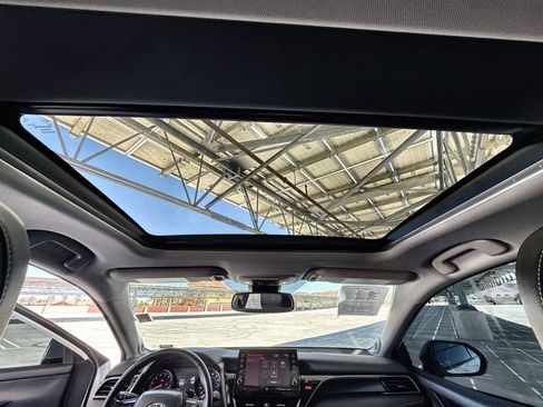 Used 2022 Toyota Camry XSE image 10