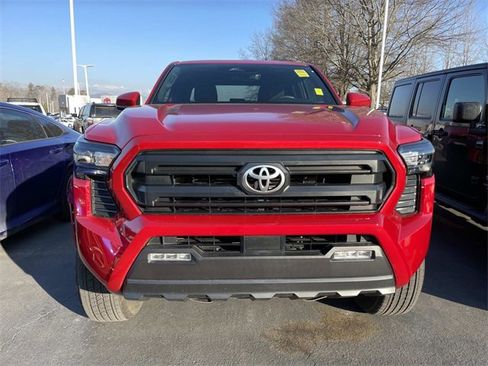 Used 2025 Toyota Tacoma SR5 image 6