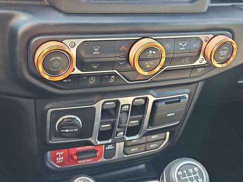 Used 2021 Jeep Gladiator Mojave w/ LED Lighting Group AWD/4WD image 20
