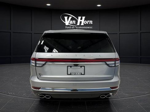 Used 2023 Lincoln Aviator AWD w/ Premium Package image 14