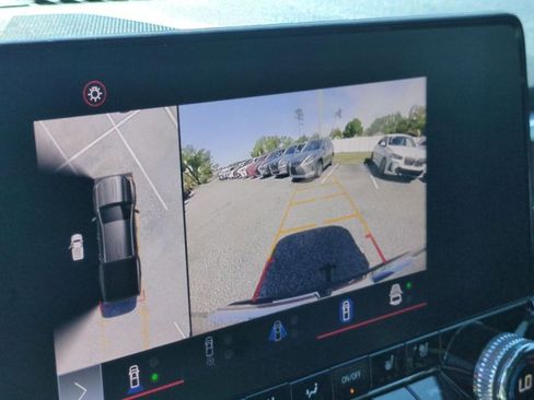 Used 2023 GMC Canyon Denali w/ Denali Black Edition image 12