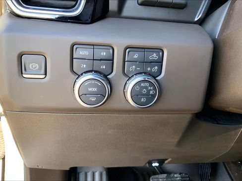 Used 2023 GMC Sierra 1500 Denali w/ Denali Reserve Package image 32