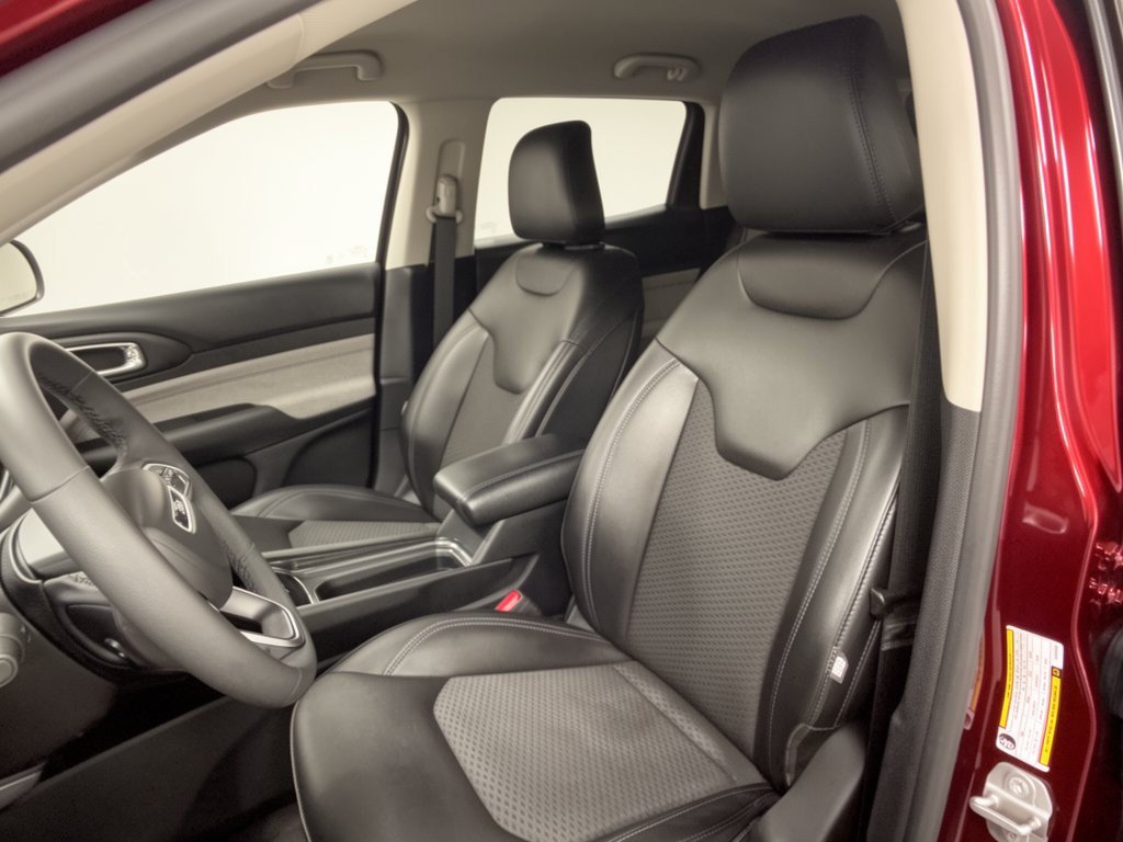 Used 2022 Jeep Compass Latitude FWD image 5