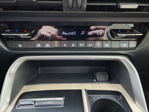 Used 2024 MAZDA CX-90 3.3 Turbo w/ Premium Package image 18