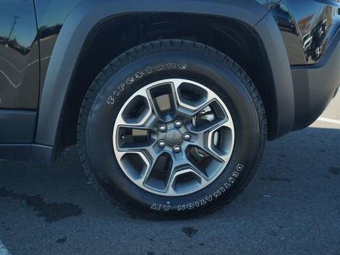 Used 2022 Jeep Cherokee Trailhawk image 45