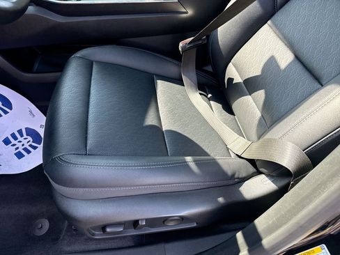 Used 2025 Chevrolet Equinox LT w/ Convenience Package II AWD/4WD image 57
