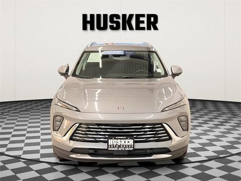 Certified 2025 Buick Envision Preferred image 3