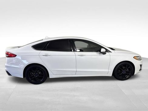 Used 2019 Ford Fusion SE w/ Equipment Group 151A FWD image 10