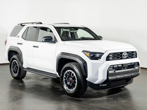 Used 2025 Toyota 4Runner TRD Off-Road image 4