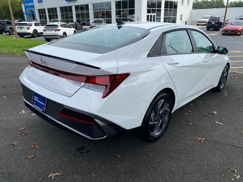 Certified 2025 Hyundai Elantra Sport image 4