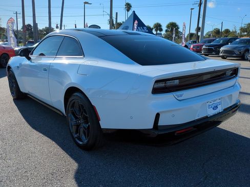 Used 2025 Dodge Charger R/T w/ Quick Order Package 25M R/T image 6