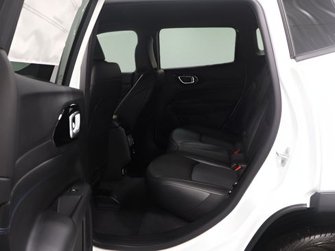New 2026 Jeep Compass Latitude AWD/4WD image 12