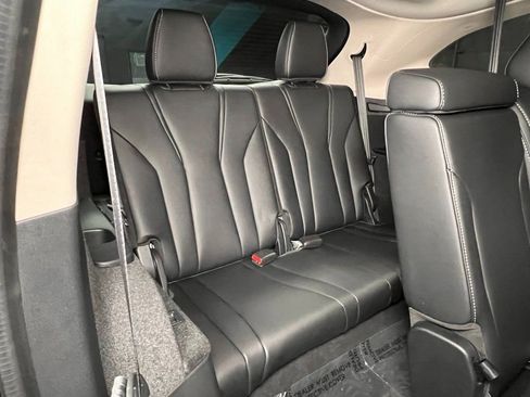 Used 2024 Acura MDX SH-AWD image 15