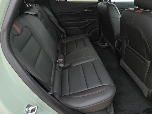 Used 2024 Chevrolet Trax RS w/ Sunroof Package FWD image 29