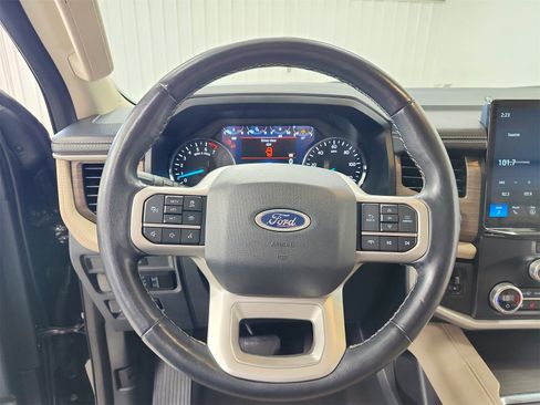 Used 2023 Ford Expedition Limited image 24