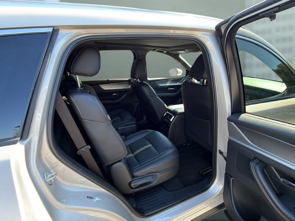 Certified 2024 MAZDA CX-90 Plug-In Hybrid w/ Premium Plus AWD/4WD image 19