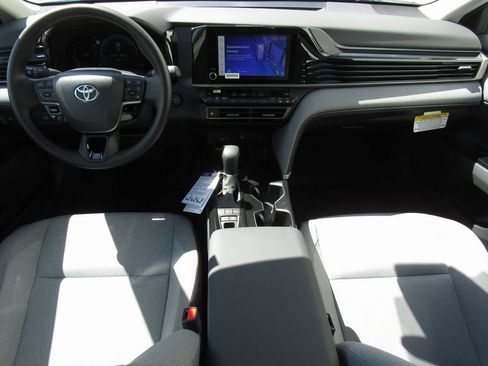 New 2025 Toyota Camry LE w/ Convenience Package image 30