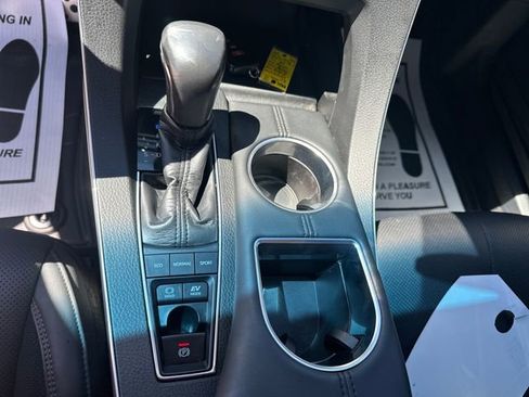 Used 2020 Toyota Avalon XSE w/ All Weather Liner Package FWD image 24