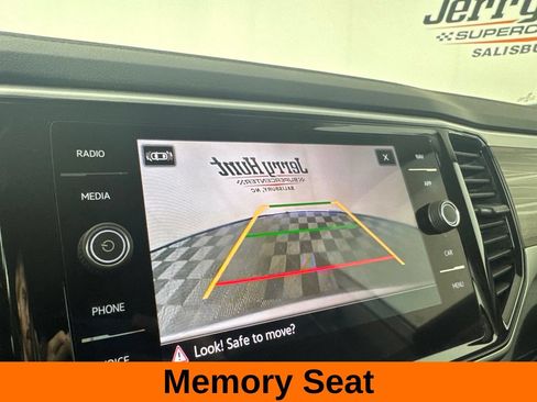 Used 2023 Volkswagen Atlas SEL AWD/4WD image 18