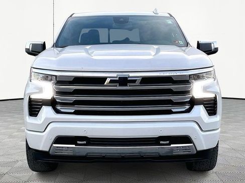Used 2025 Chevrolet Silverado 1500 High Country image 2