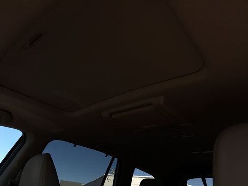 Used 2017 Honda Pilot Touring image 10