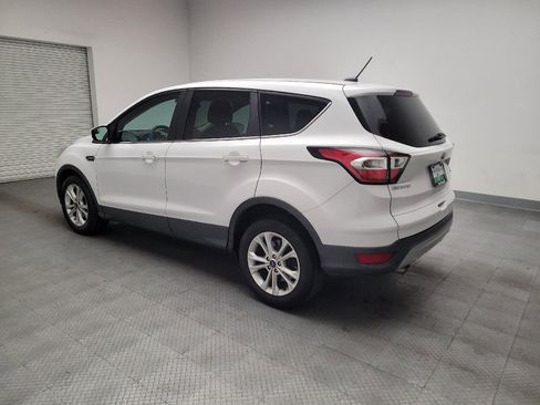 Used 2017 Ford Escape SE FWD image 3