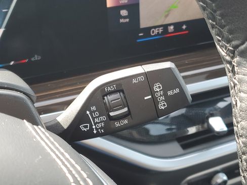 Used 2024 BMW X5 xDrive40i w/ Premium Package image 16