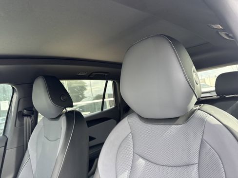New 2026 Volkswagen Tiguan SE R-Line FWD image 15