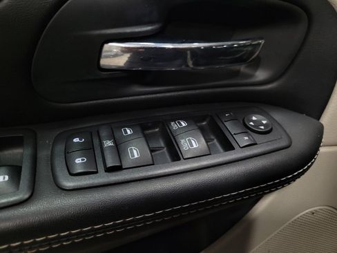 Used 2017 Dodge Grand Caravan SXT FWD image 27