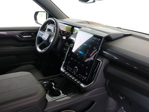 Used 2025 GMC Yukon XL Elevation AWD/4WD image 46