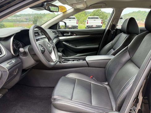 Used 2022 Nissan Maxima SV w/ Floor Mat Group FWD image 4