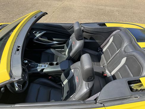 Used 2016 Chevrolet Camaro SS RWD image 28