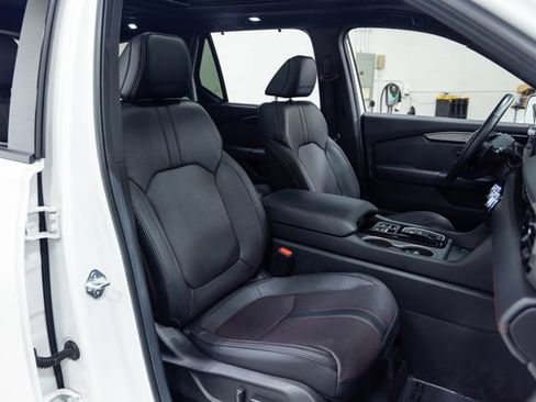 Used 2025 Honda Pilot Black Edition image 27