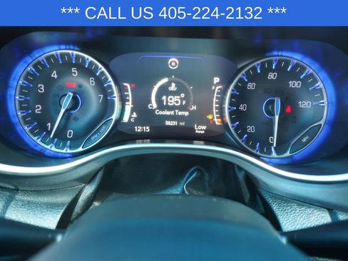 Used 2023 Chrysler Pacifica Touring-L FWD image 34