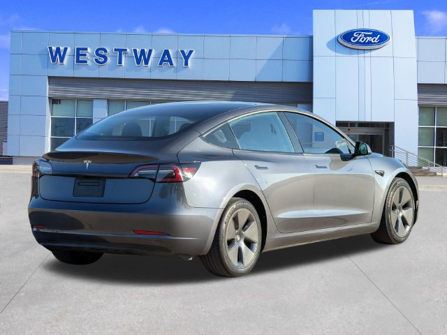 Used 2023 Tesla Model 3 Standard Range RWD image 3