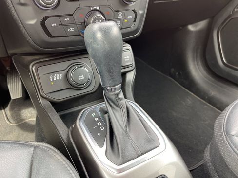 Used 2020 Jeep Renegade Limited image 35