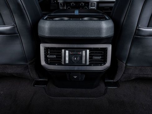 Used 2025 Ford F250 Platinum w/ FX4 Off-Road Package image 30