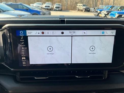 Used 2024 Jeep Wrangler Unlimited Rubicon 4xe image 34