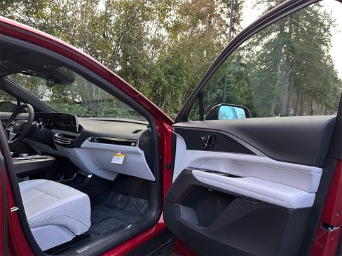 New 2026 Cadillac Lyriq Sport image 11