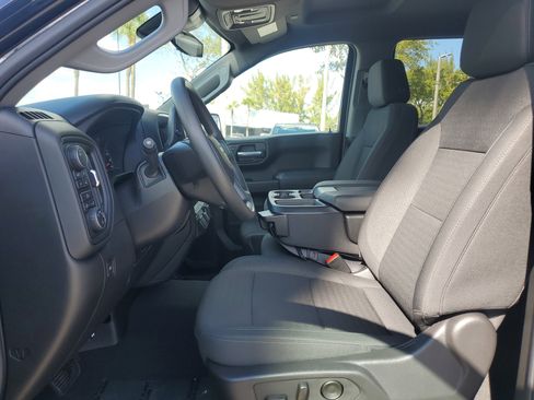 Used 2025 Chevrolet Silverado 1500 Custom image 10