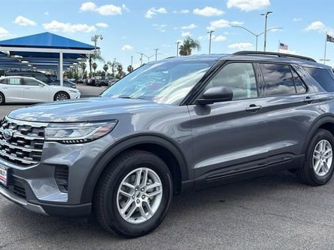 New 2026 Ford Explorer Active RWD image 7