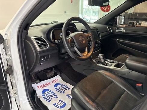 Used 2019 Jeep Grand Cherokee Altitude image 24