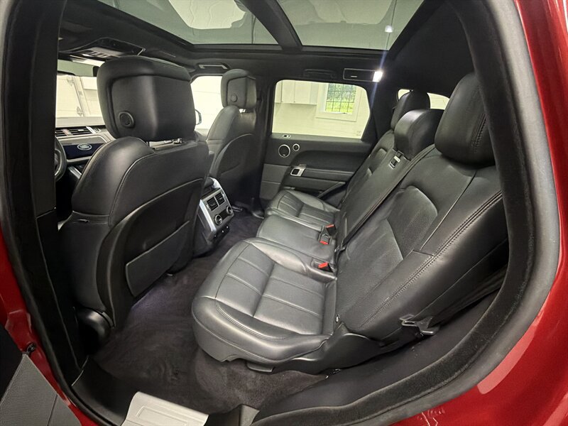 Used 2020 Land Rover Range Rover Sport HSE AWD/4WD image 12
