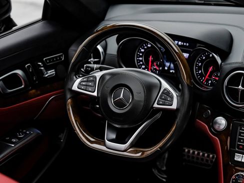 Used 2017 Mercedes-Benz SL 550 image 54